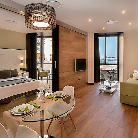 Apartamentos Suites Oficentro Deluxe Малага Экстерьер фото