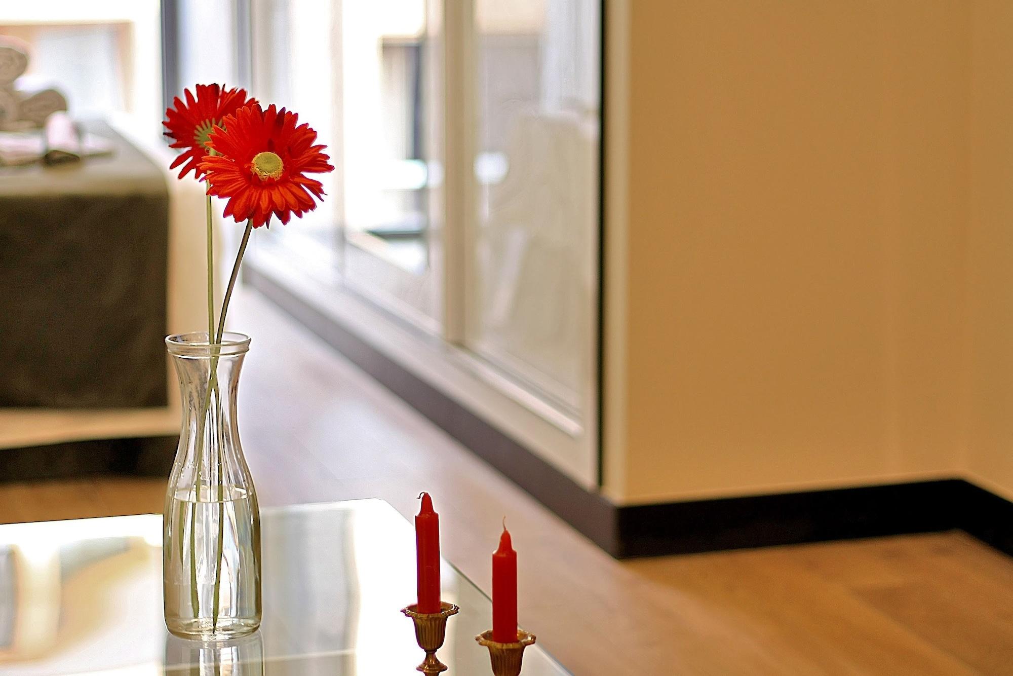 Apartamentos Suites Oficentro Deluxe Малага Экстерьер фото