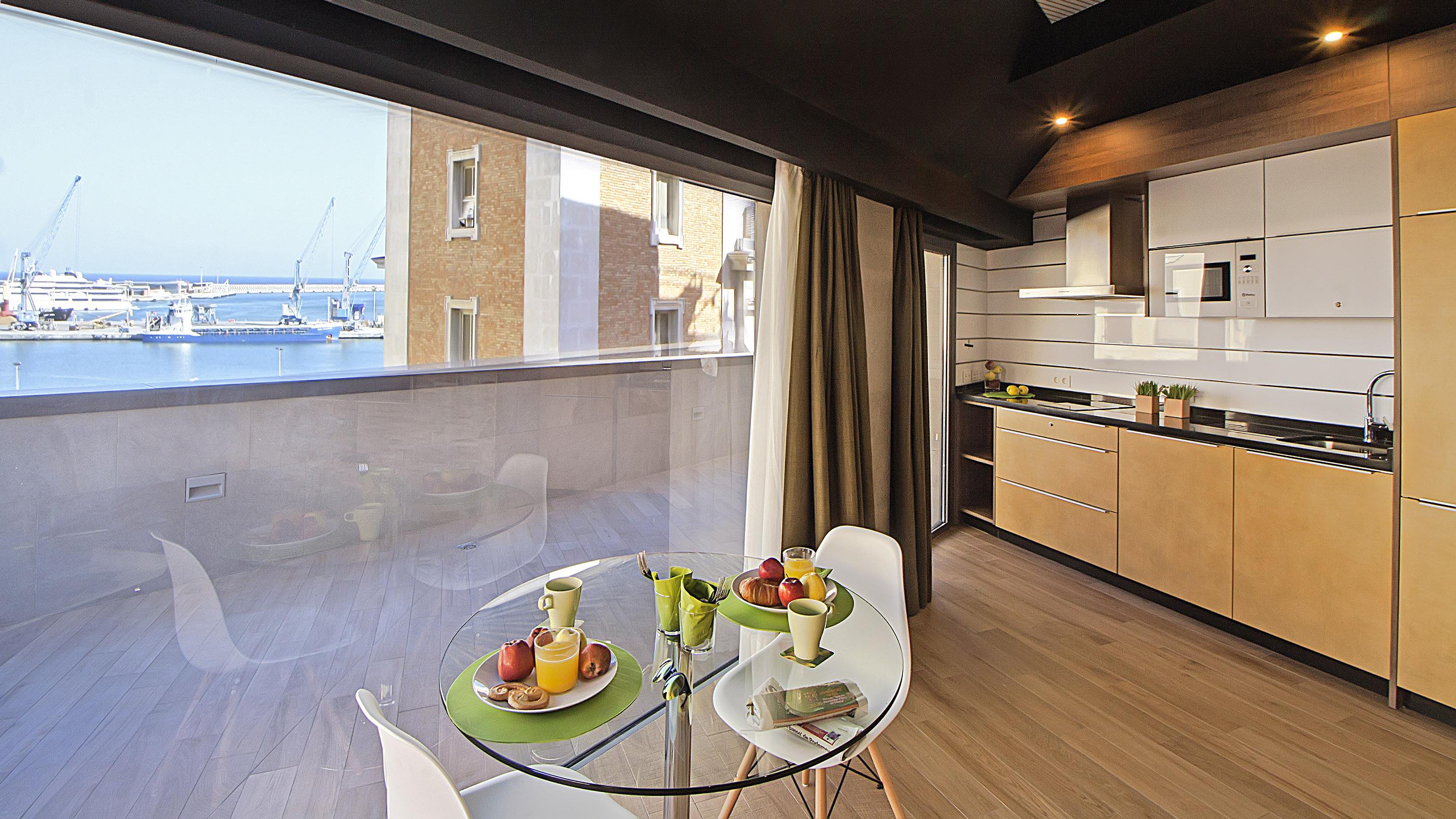 Apartamentos Suites Oficentro Deluxe Малага Экстерьер фото