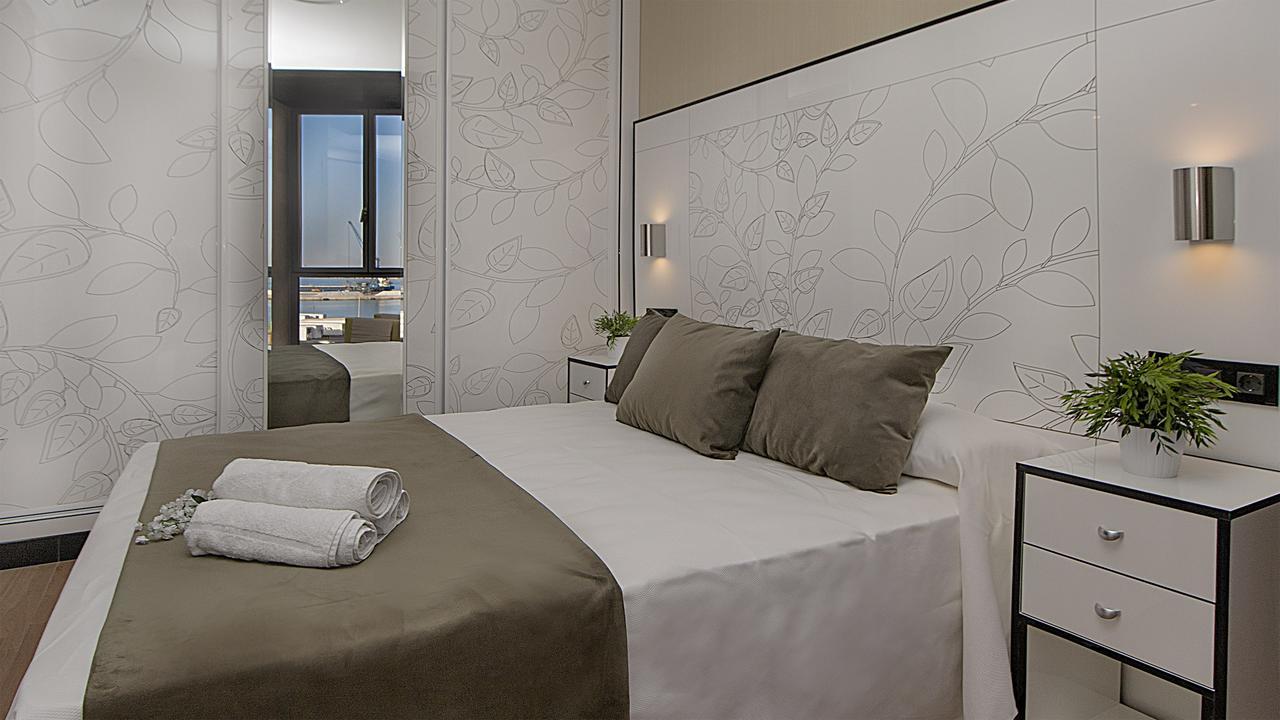 Apartamentos Suites Oficentro Deluxe Малага Экстерьер фото
