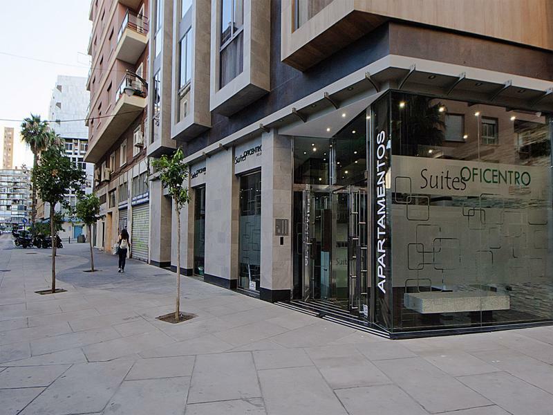 Apartamentos Suites Oficentro Deluxe Малага Экстерьер фото